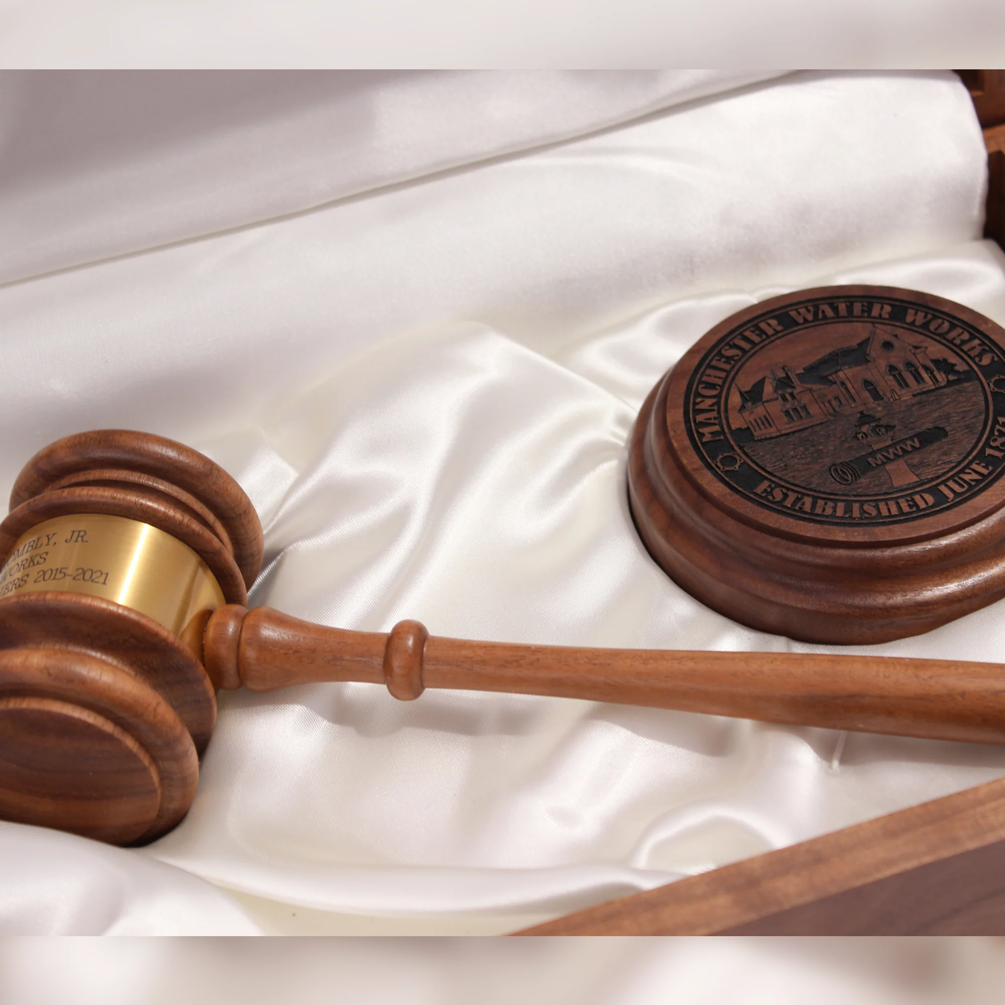 11" American Walnut Gavel, Sound Block & Case Presentation Set - Image 3