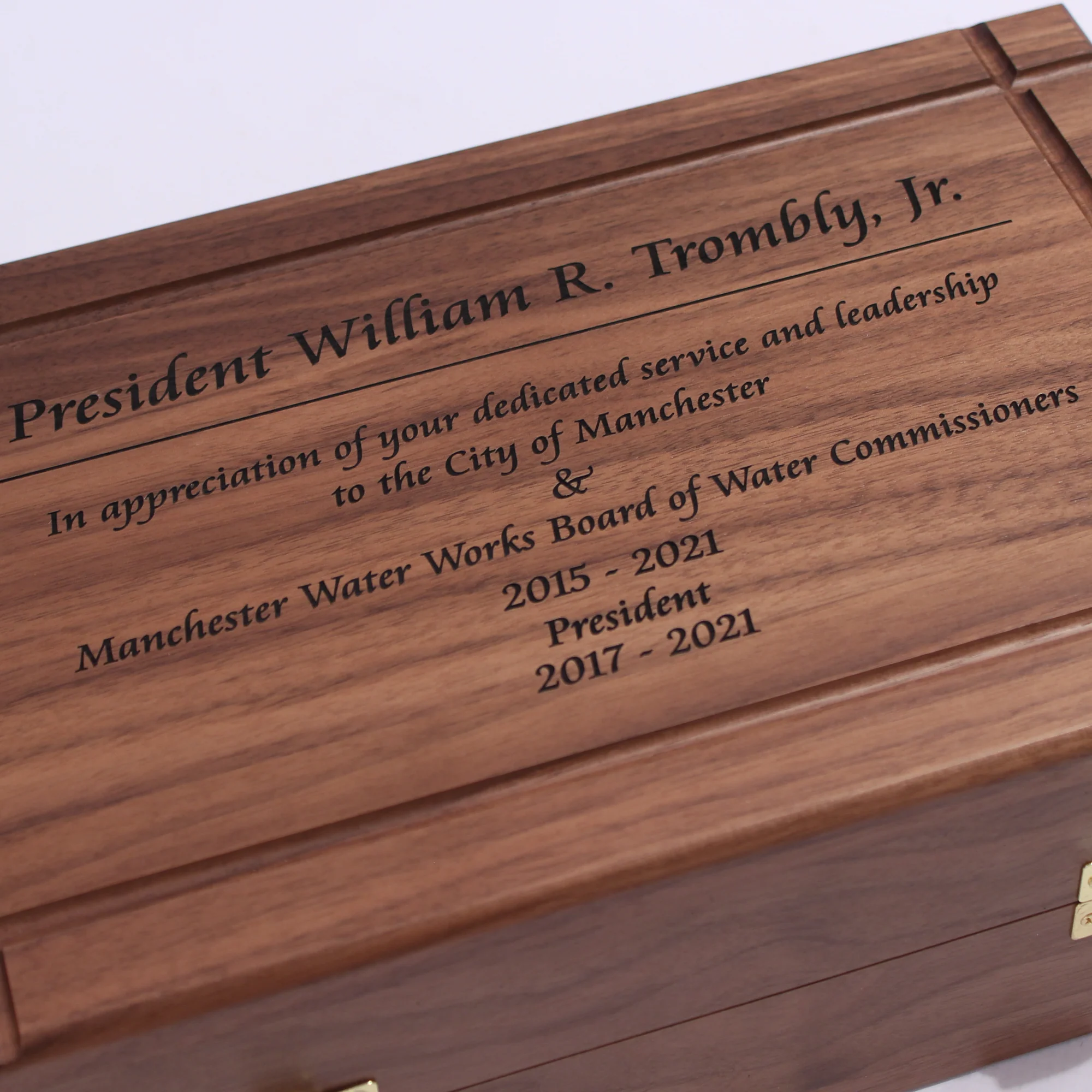 11" American Walnut Gavel, Sound Block & Case Presentation Set - Image 4