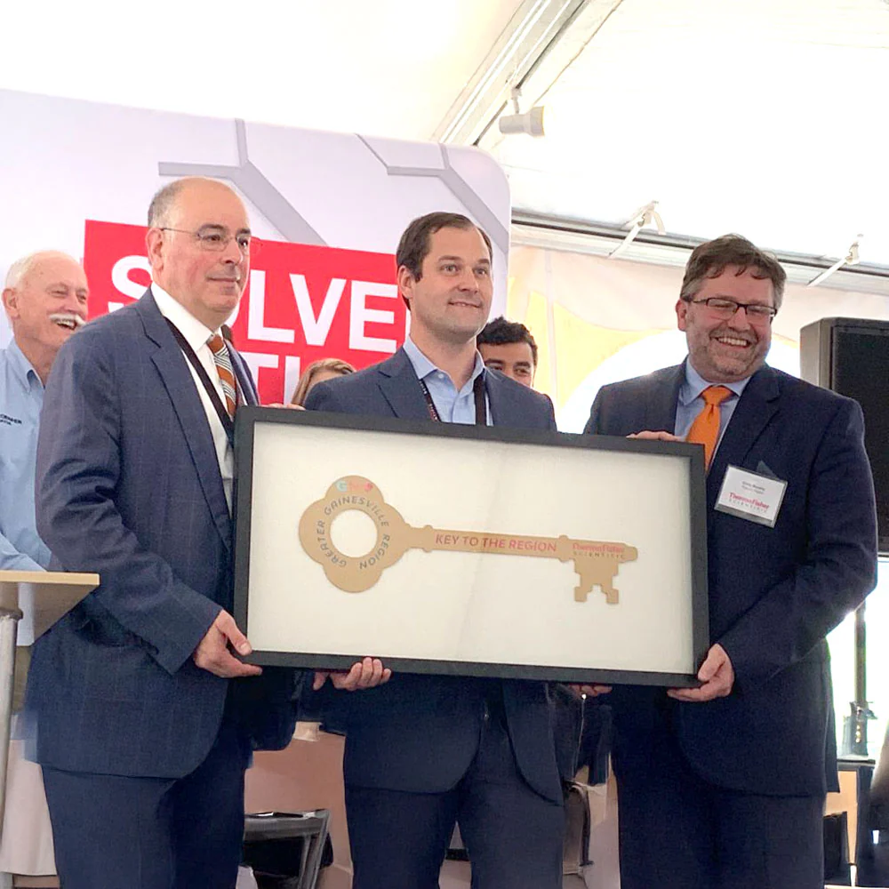 2 Foot Giant Ceremonial Key to the City - Gold Finish with Cut-Out Head - Image 14