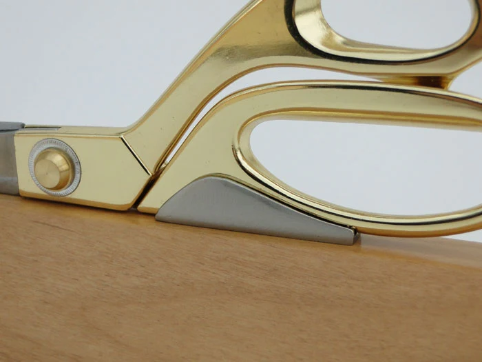 9-1/2" Ceremonial Scissors Red Alder Wedge Stand - Image 7