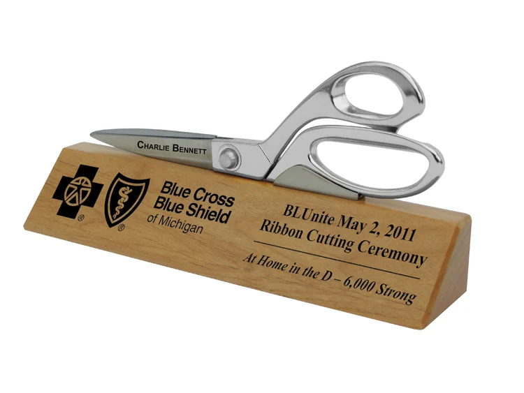 9-1/2" Ceremonial Scissors Red Alder Wedge Stand - Image 9